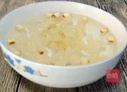 冰糖银耳莲子汤的做法图解3