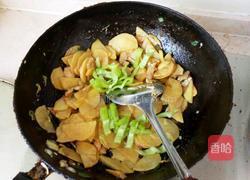 土豆炒鸡肉的做法图解8