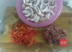 肉片炒口蘑的做法图解2