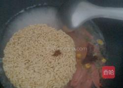 火腿泡面的做法图解3