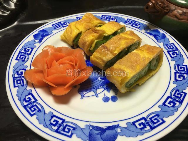 出锅装盘，食用时撒上椒盐即可；