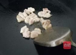 五花肉炒青椒的做法图解2