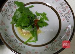 水煮韭菜饺子的做法图解2