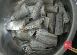 家常煎带鱼的做法图解1