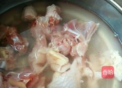 香菇烧鸡腿的做法图解1