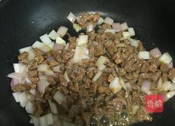 牛肉焖饭的做法图解3