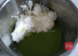 绿色戚风蛋糕的做法图解9