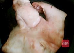 绿豆芽拌猪头肉的做法图解1