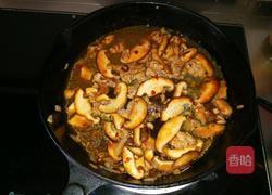 香辣猪肉香菇拌面的做法图解7