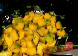 南瓜虾米面的做法图解3