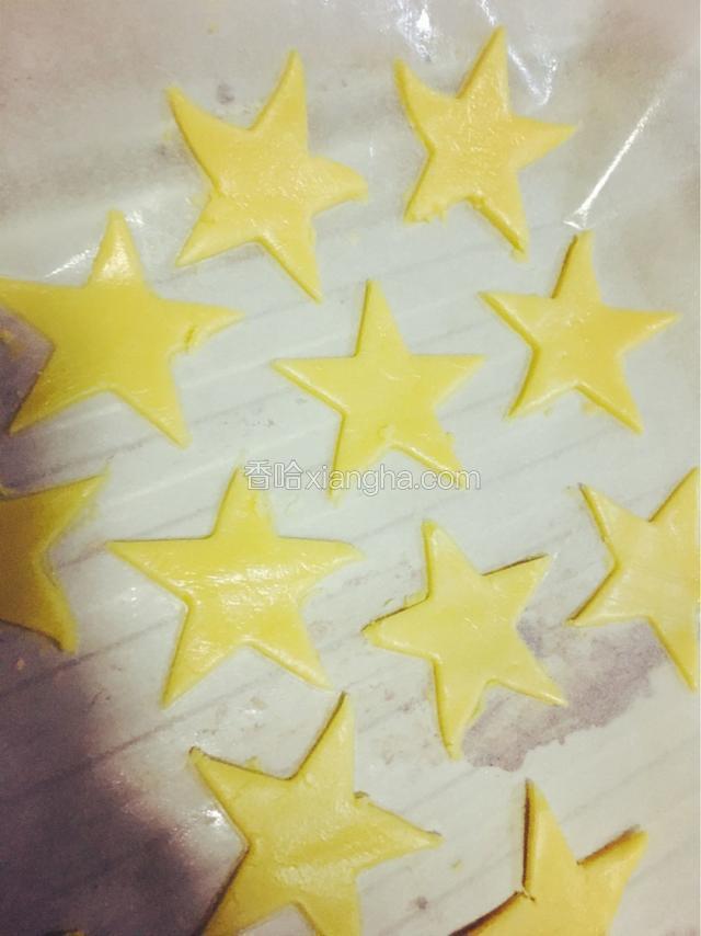 卡好的饼干