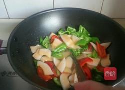 三鲜蜜瓜小炒肉的做法图解6