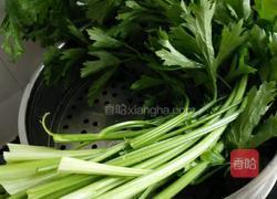 芹菜肉包子的做法图解3