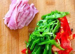 辣椒肉丝鸡蛋的做法图解1