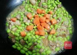 毛豆炒肉的做法图解7