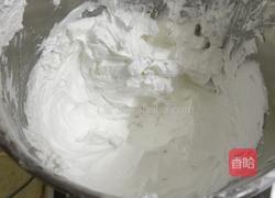 粉色宝马蛋糕的做法图解1