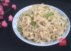 豆芽青椒炒百叶的做法图解12