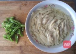豆芽青椒炒百叶的做法图解3