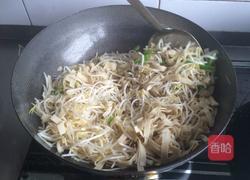 豆芽青椒炒百叶的做法图解6