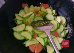 火腿肠炒西葫芦的做法图解5