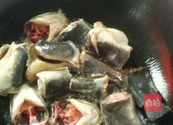 红烧鲶鱼的做法图解2