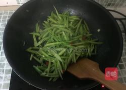 炝炒空心菜梗的做法图解5