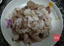 萝卜干炒五花肉的做法图解2