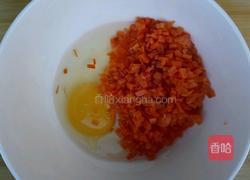胡萝卜鸡蛋馒头片的做法图解3