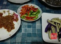肉丝炒茄丝的做法图解1