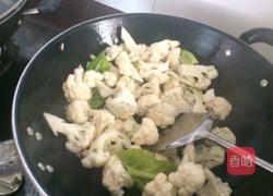 油炸豆腐炒花菜的做法图解6