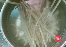 带鱼炖宽粉的做法图解2