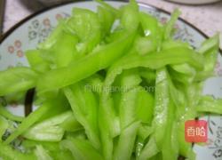 青椒炒大虾的做法图解1