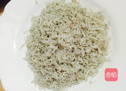 爆炒银鱼干的做法图解2