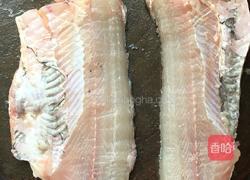 茄汁鱼片的做法图解1