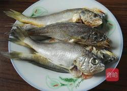 香煎小黄鱼的做法图解1