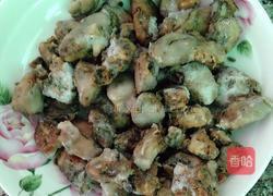 红辣椒炒蛤蜊肉干的做法图解2