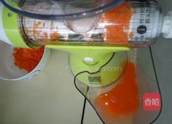 胡萝卜猪肉水饺的做法图解2