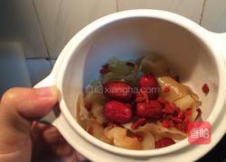 花胶红枣枸杞汤的做法图解3