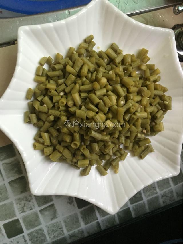 沥干水份切块小段小段