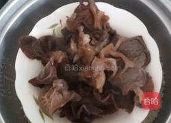 凉拌腐竹黑木耳的做法图解4