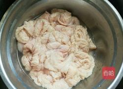 小土豆烧肥肠的做法图解1