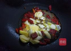 小土豆烧肥肠的做法图解6