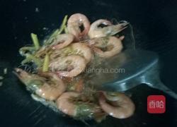 姜丝炒虾的做法图解7