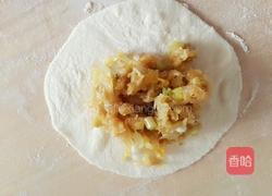 酸菜油梭子馅饼的做法图解13