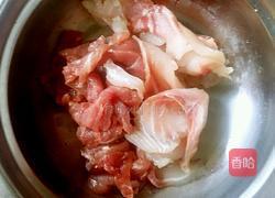 瘦肉鱼片皮蛋汤的做法图解3
