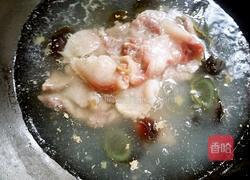 瘦肉鱼片皮蛋汤的做法图解9