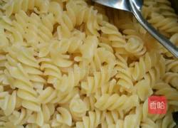 芝士焗意面的做法图解1