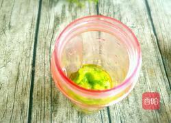 蜂蜜苦瓜汁的做法图解3