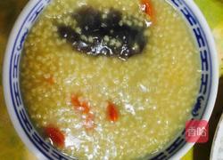 小米海参红枣枸杞养颜粥的做法图解2