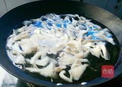 平菇肉片汤的做法图解4
